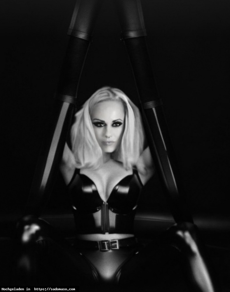 mrs_ungeniert aus Deutschland (PLZ: 77731)