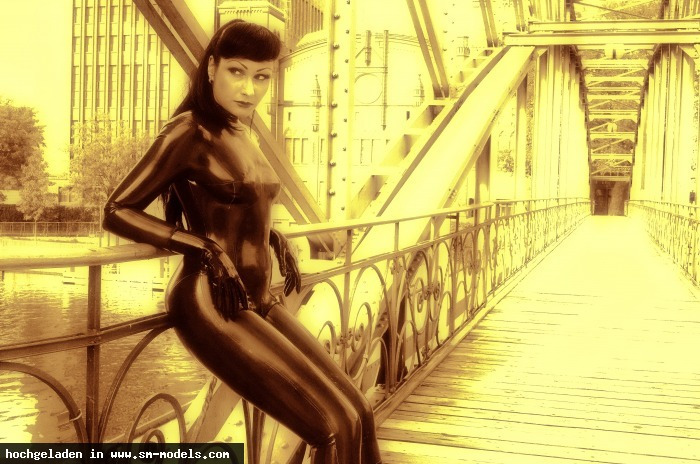 LATEX-LADIES of Andr&eacute; Pigur