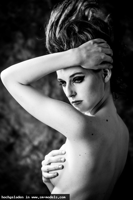 Dark Beauty & Fetish Avant--Garde