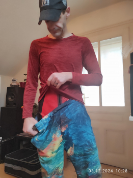 Restricted_Pony aus Österreich (PLZ: 2391)