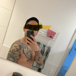 Bareslut85 aus Deutschland (PLZ: 60599)